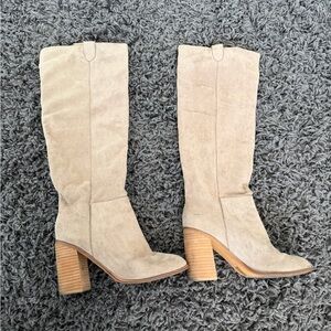 Elegant Tan Knee-High Women's Boots